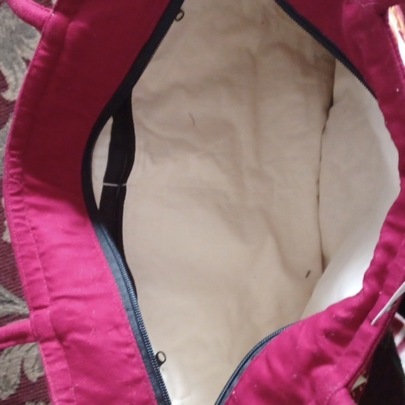 Bohemian Flower Embroidered Fabric Bag, zipper closure, inside zip pockets - Picture 3 of 4